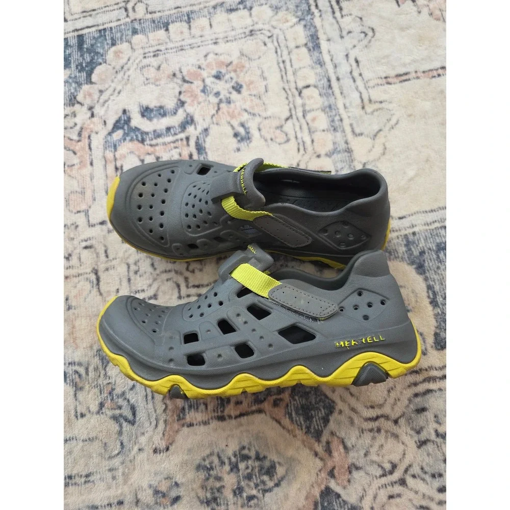 Merrell Boys Youth Size 3M Hydro Canyon Grey and Green Shoes